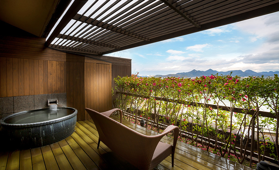 Japanese-Western Room with open-air bath